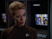 extant_StarTrek_VOY_4x07-ScientificMethod_03055.jpg