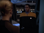 extant_StarTrek_VOY_4x07-ScientificMethod_03062.jpg