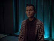 extant_StarTrek_VOY_4x07-ScientificMethod_03245.jpg