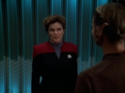 extant_StarTrek_VOY_4x07-ScientificMethod_03361.jpg