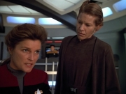 extant_StarTrek_VOY_4x07-ScientificMethod_03752.jpg