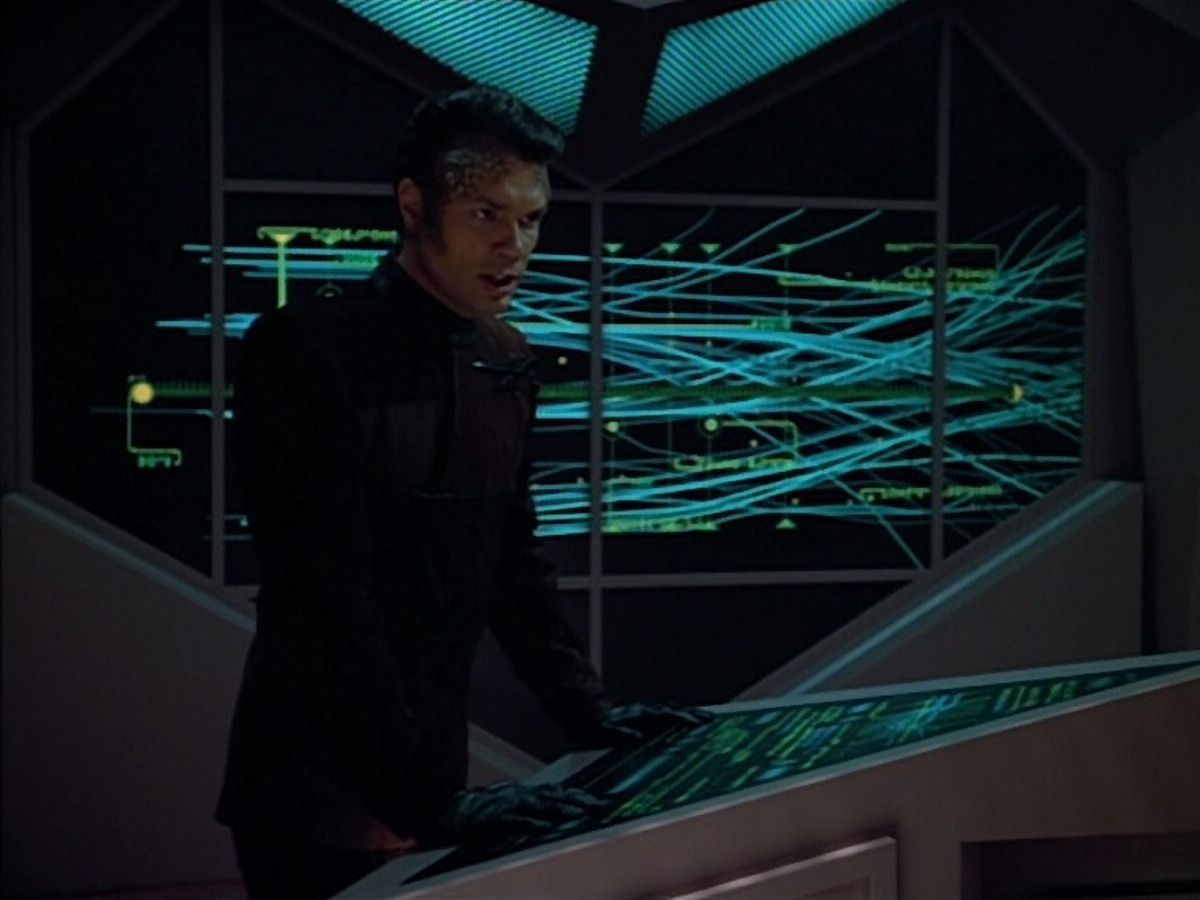 extant_StarTrek_VOY_4x08-YearOfHellPart1_00040.jpg