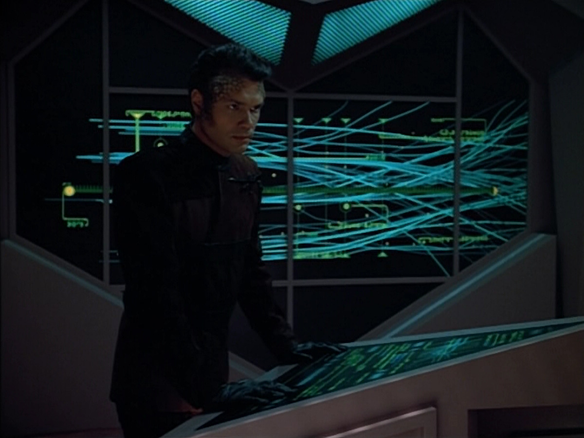 extant_StarTrek_VOY_4x08-YearOfHellPart1_00045.jpg