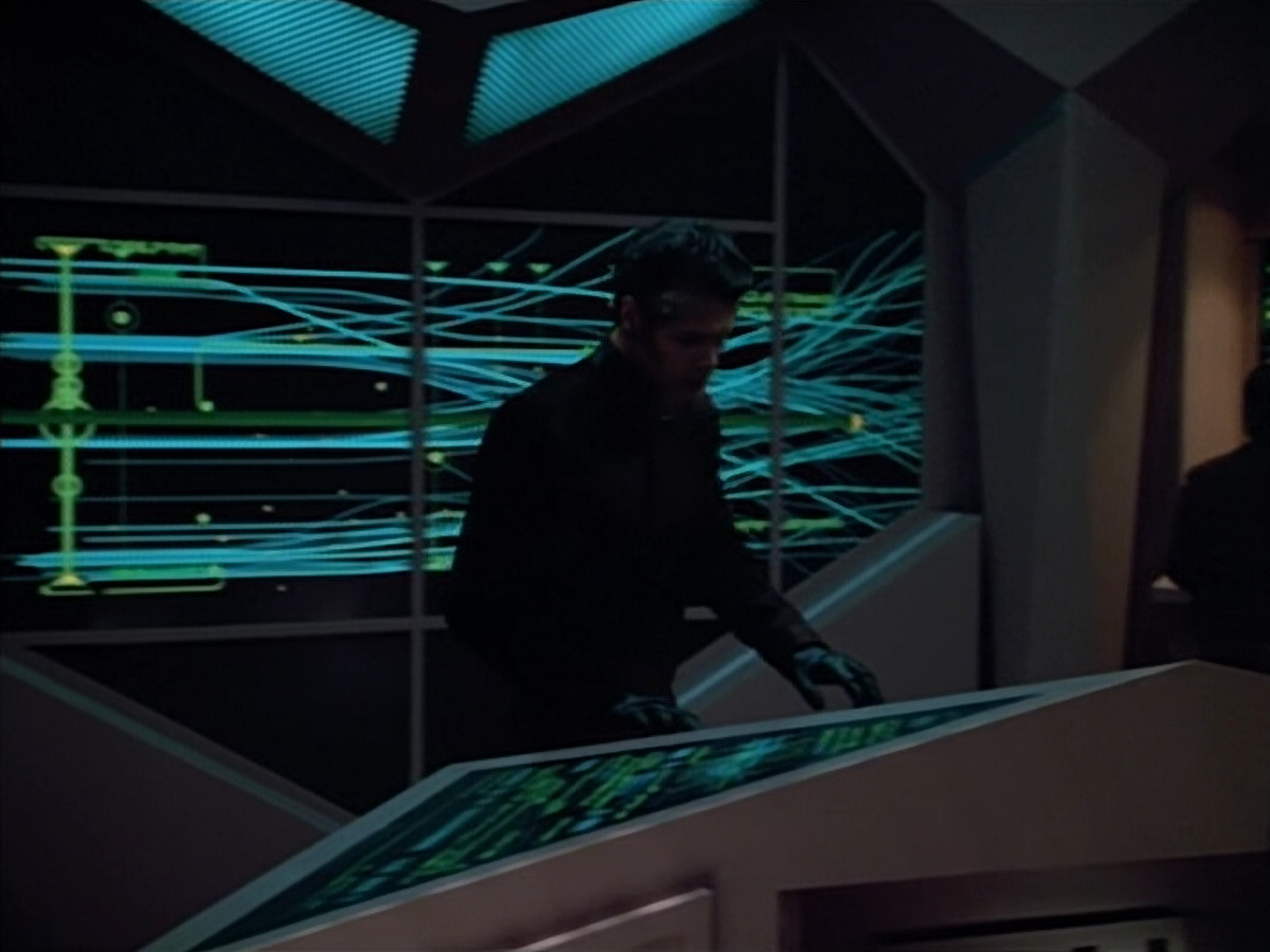 extant_StarTrek_VOY_4x08-YearOfHellPart1_00054.jpg