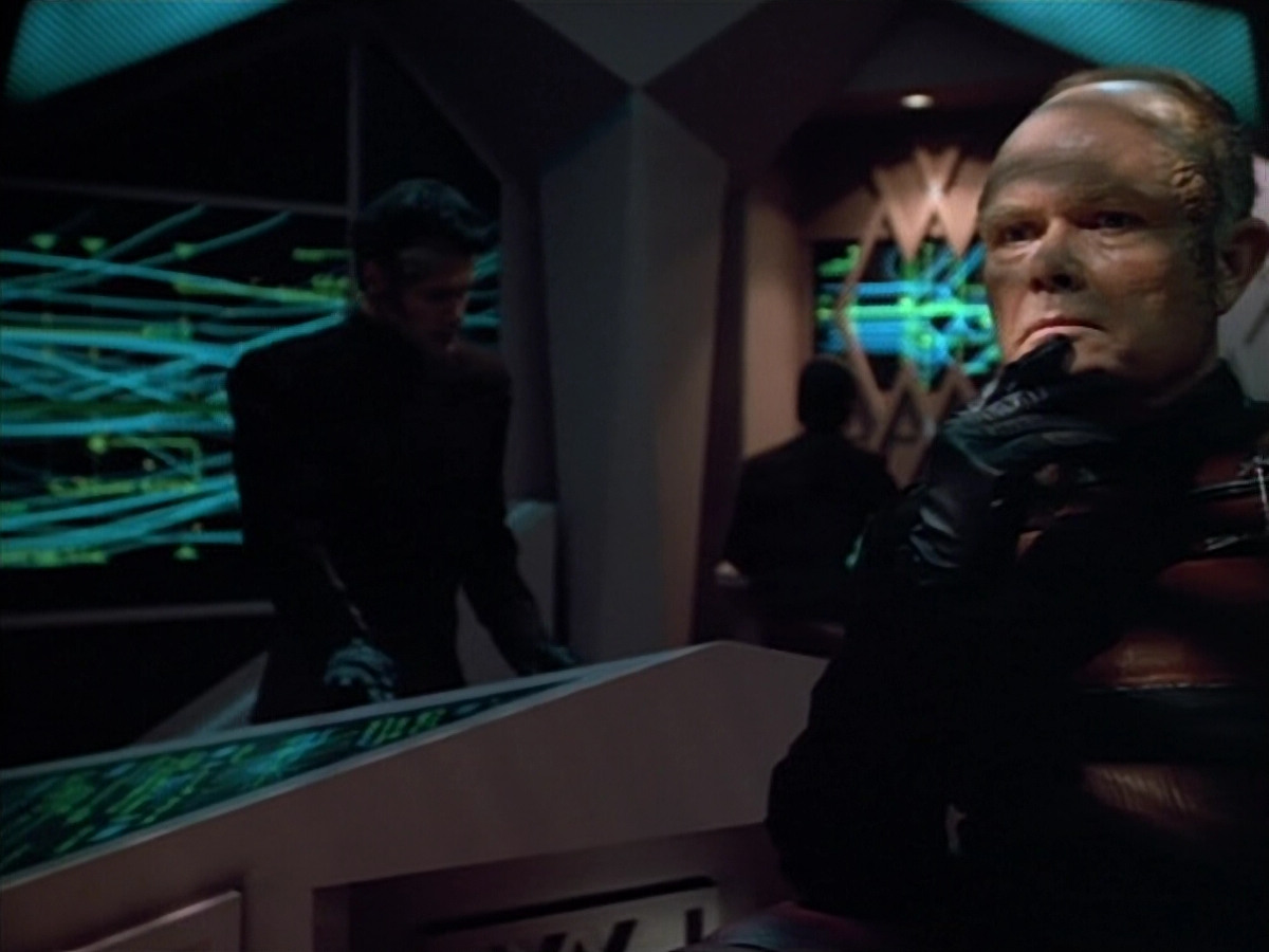 extant_StarTrek_VOY_4x08-YearOfHellPart1_00056.jpg