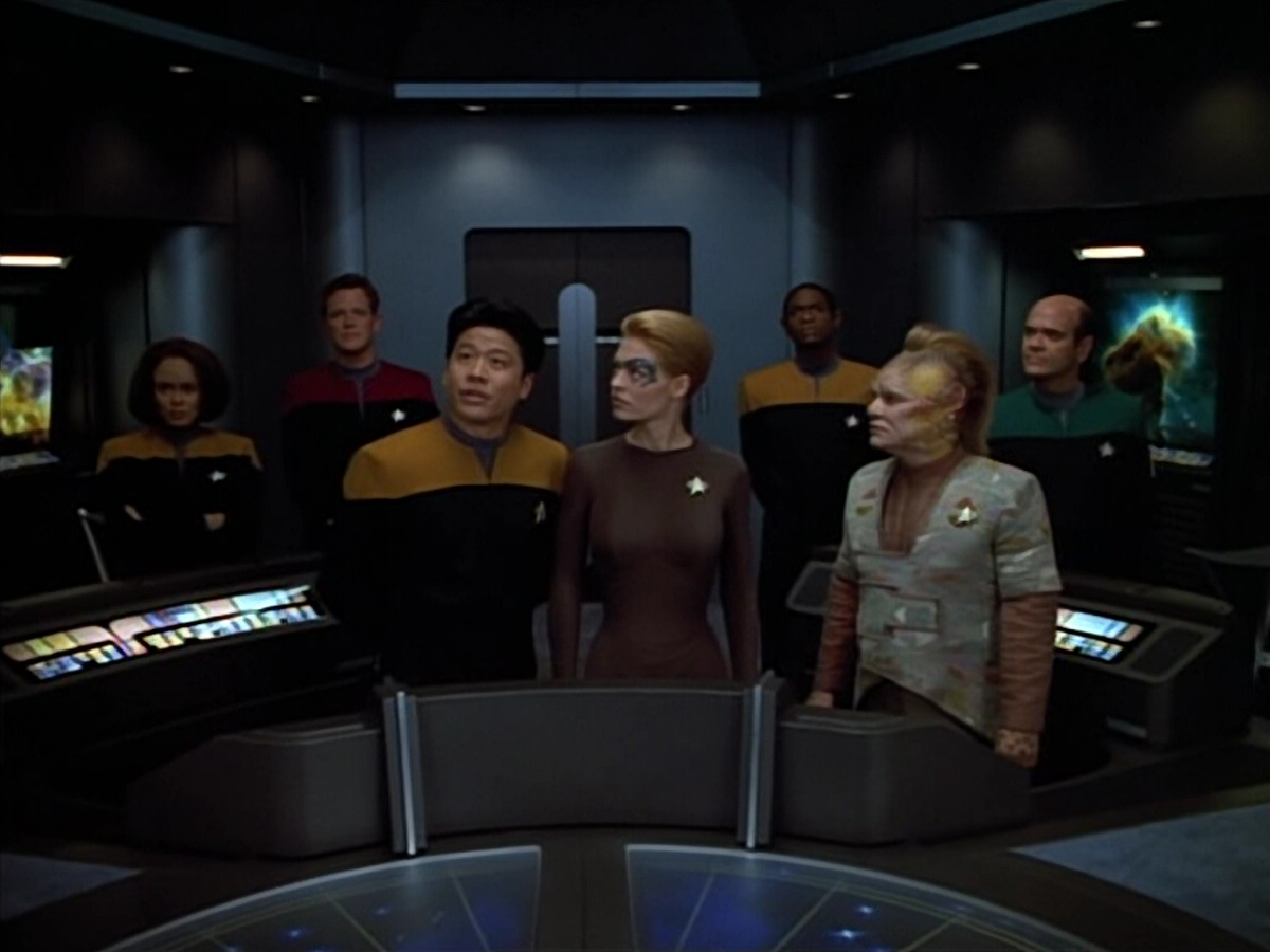 extant_StarTrek_VOY_4x08-YearOfHellPart1_00346.jpg