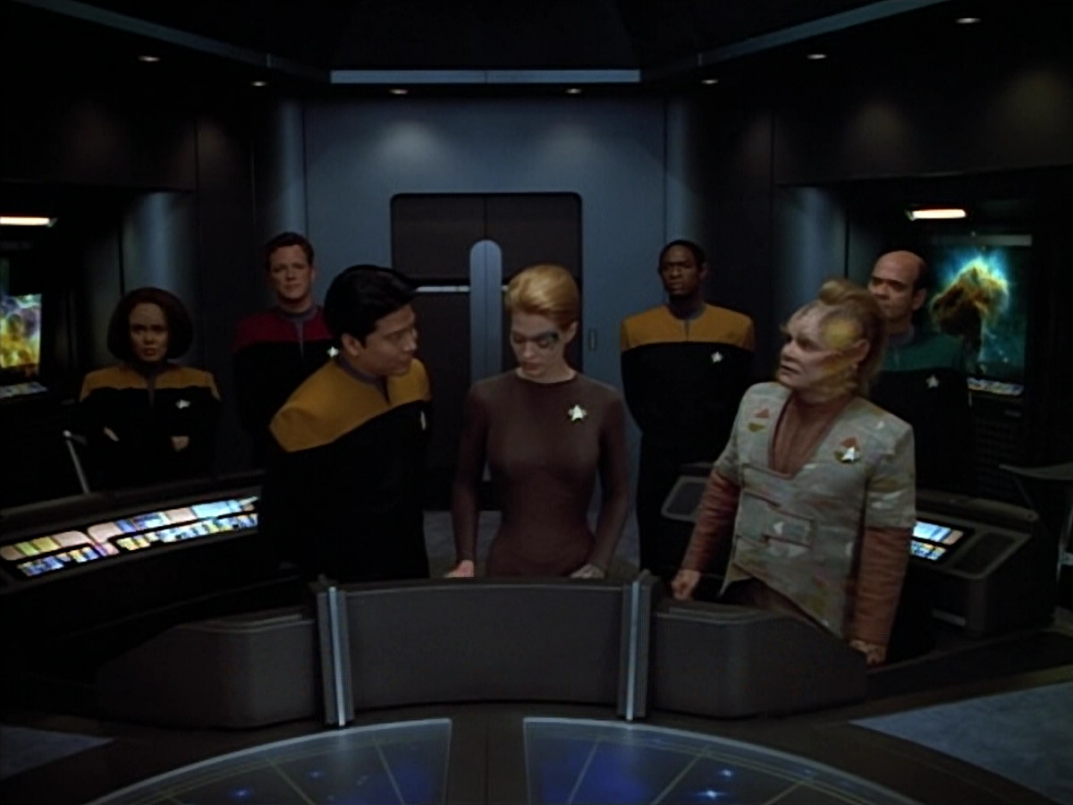 extant_StarTrek_VOY_4x08-YearOfHellPart1_00351.jpg