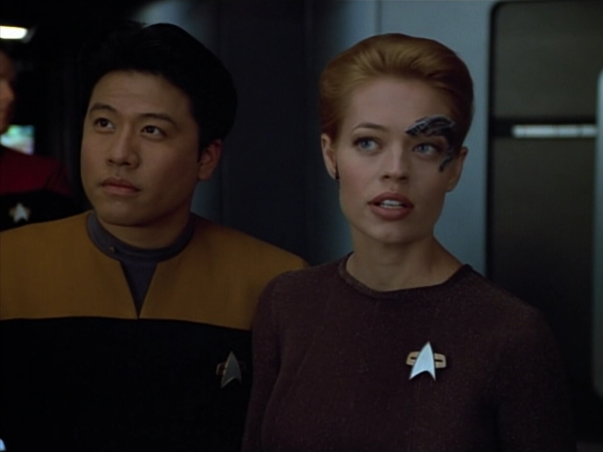 extant_StarTrek_VOY_4x08-YearOfHellPart1_00389.jpg