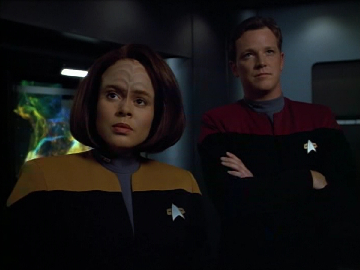 extant_StarTrek_VOY_4x08-YearOfHellPart1_00395.jpg