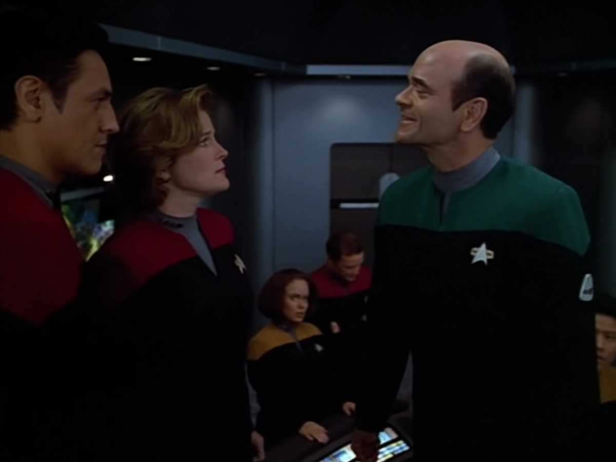 extant_StarTrek_VOY_4x08-YearOfHellPart1_00438.jpg