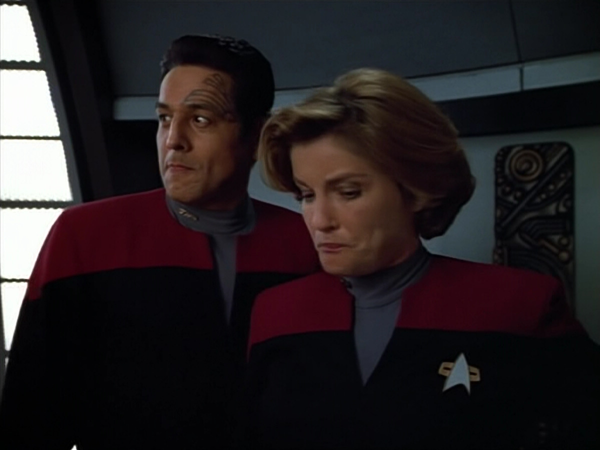 extant_StarTrek_VOY_4x08-YearOfHellPart1_00483.jpg