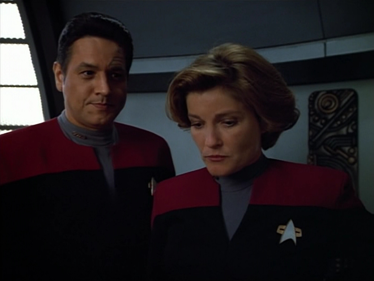 extant_StarTrek_VOY_4x08-YearOfHellPart1_00484.jpg