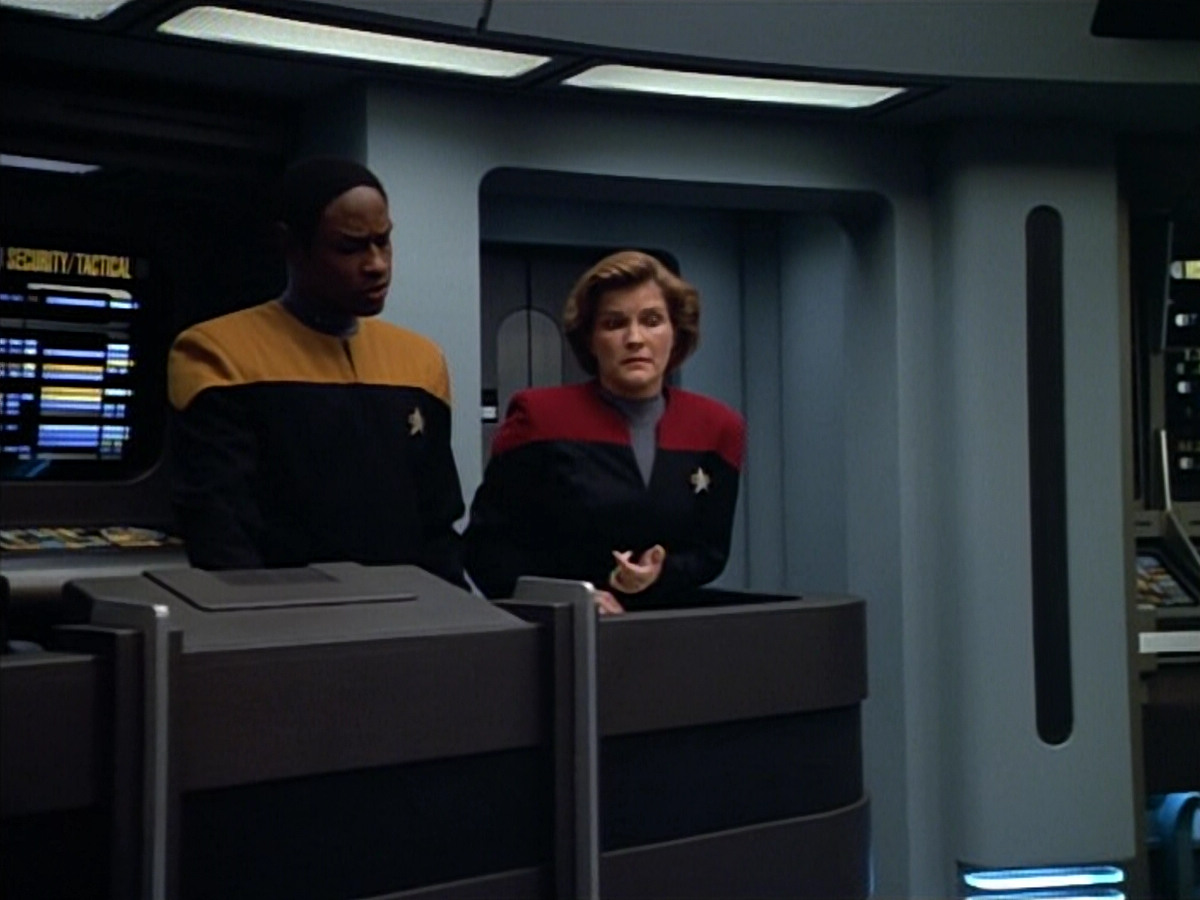 extant_StarTrek_VOY_4x08-YearOfHellPart1_00508.jpg