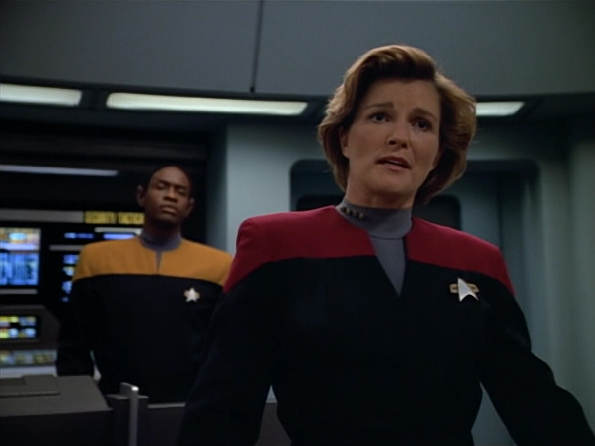 extant_StarTrek_VOY_4x08-YearOfHellPart1_00524.jpg