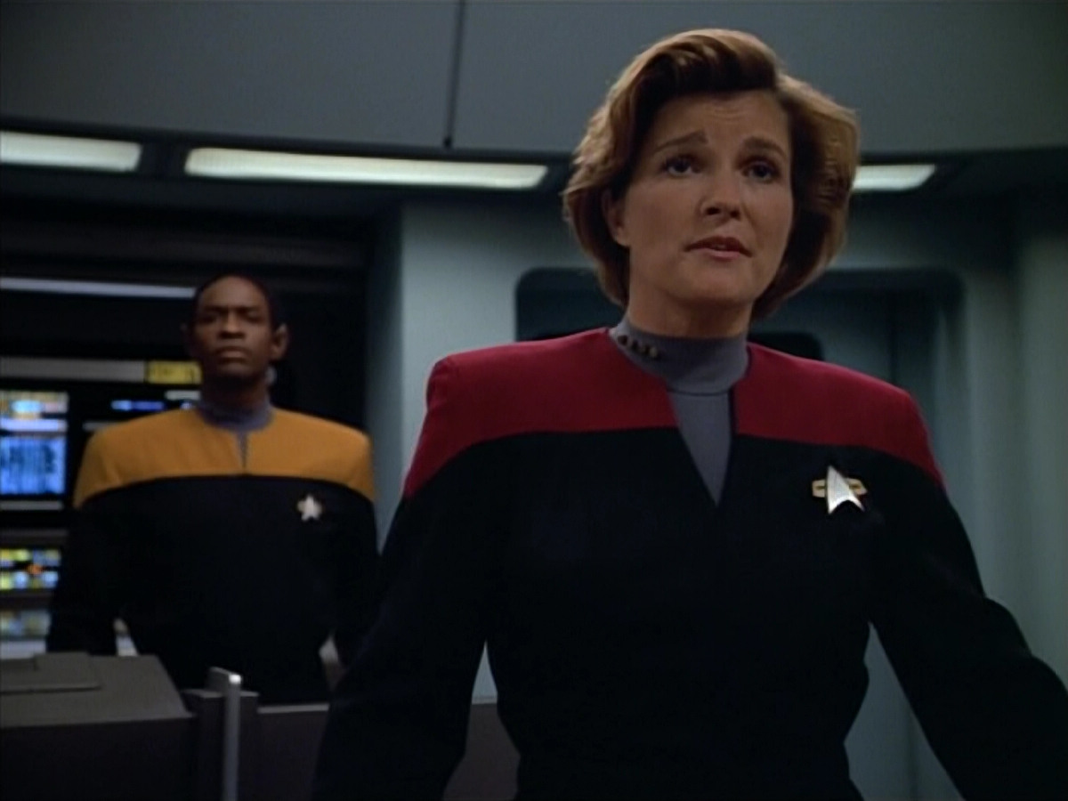 extant_StarTrek_VOY_4x08-YearOfHellPart1_00537.jpg