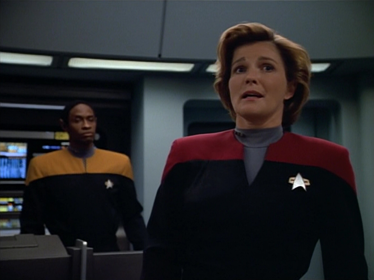 extant_StarTrek_VOY_4x08-YearOfHellPart1_00554.jpg
