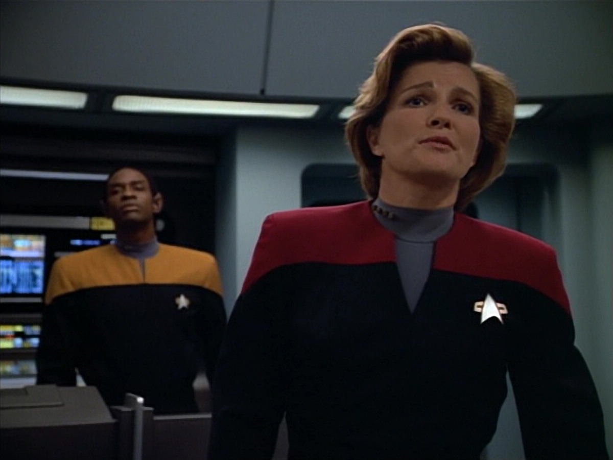 extant_StarTrek_VOY_4x08-YearOfHellPart1_00556.jpg