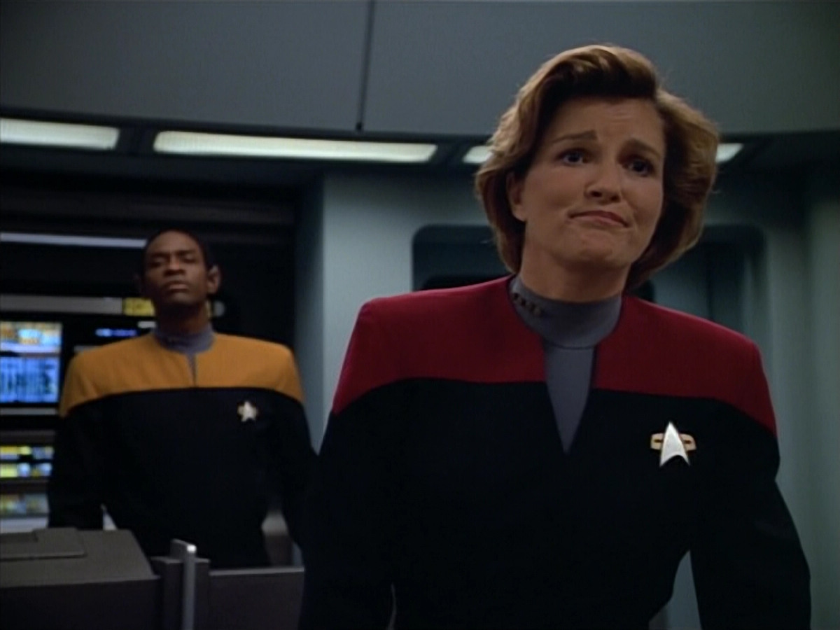 extant_StarTrek_VOY_4x08-YearOfHellPart1_00557.jpg