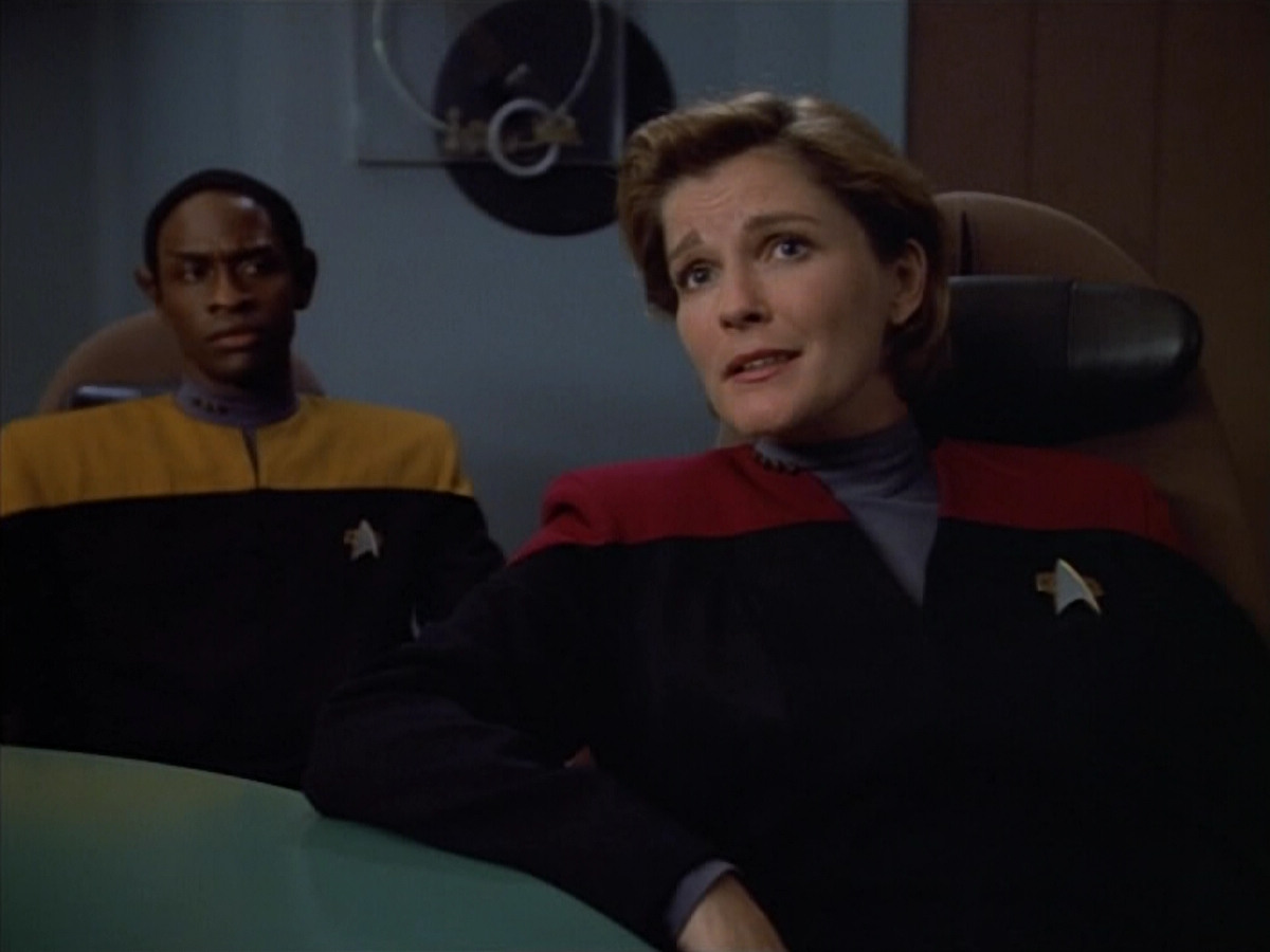 extant_StarTrek_VOY_4x08-YearOfHellPart1_00615.jpg