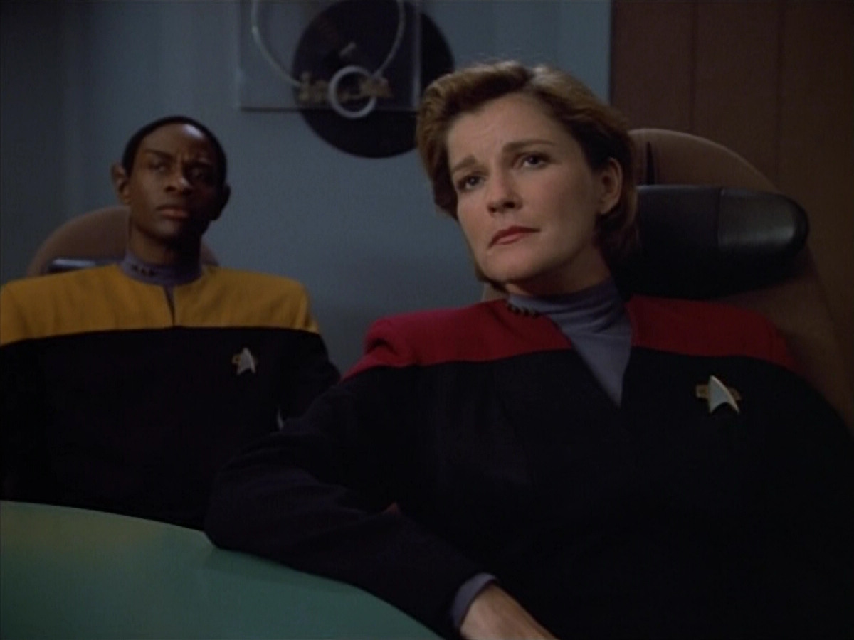 extant_StarTrek_VOY_4x08-YearOfHellPart1_00631.jpg
