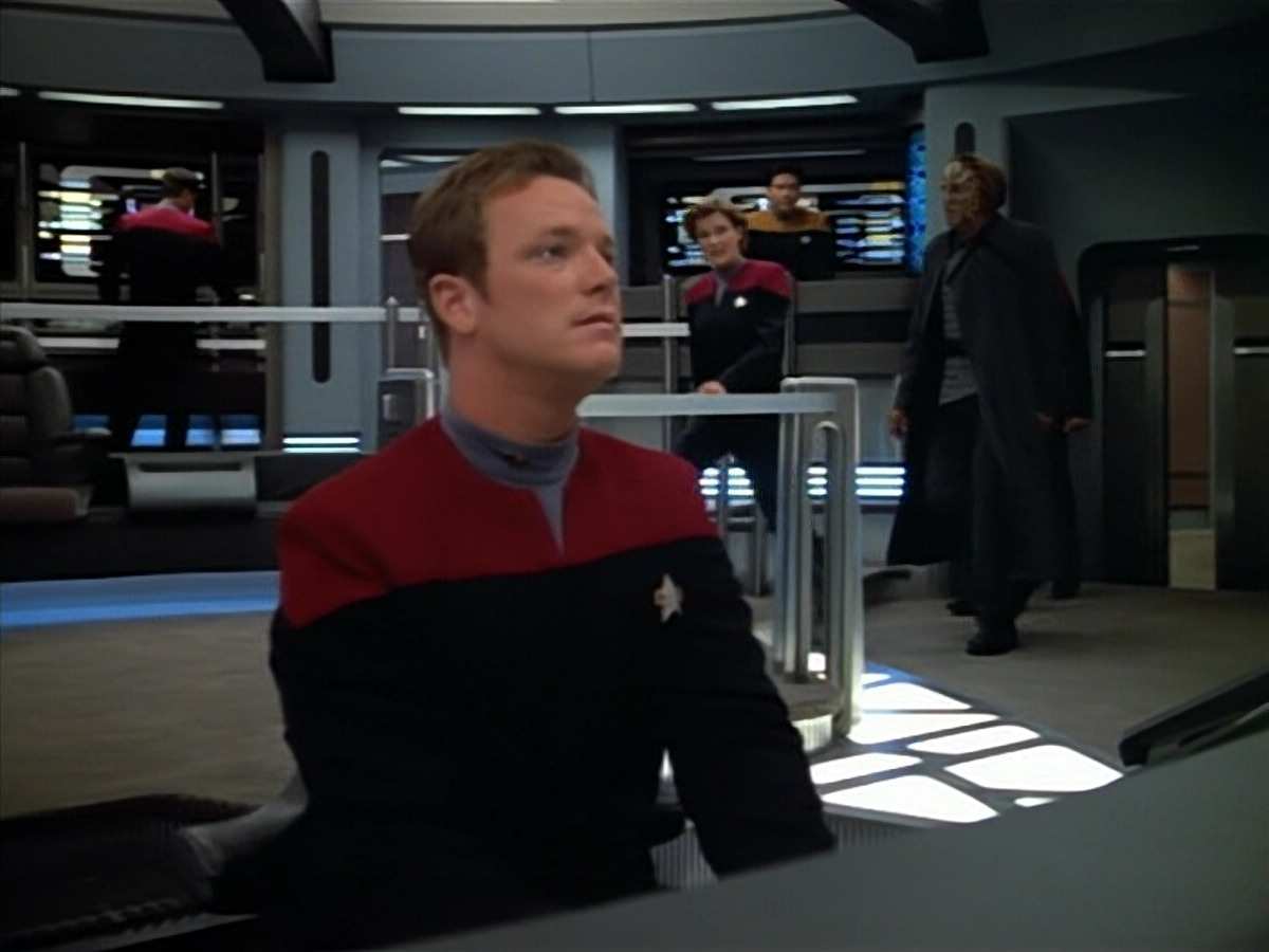 extant_StarTrek_VOY_4x08-YearOfHellPart1_00673.jpg