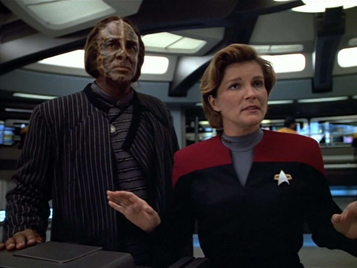 extant_StarTrek_VOY_4x08-YearOfHellPart1_00689.jpg