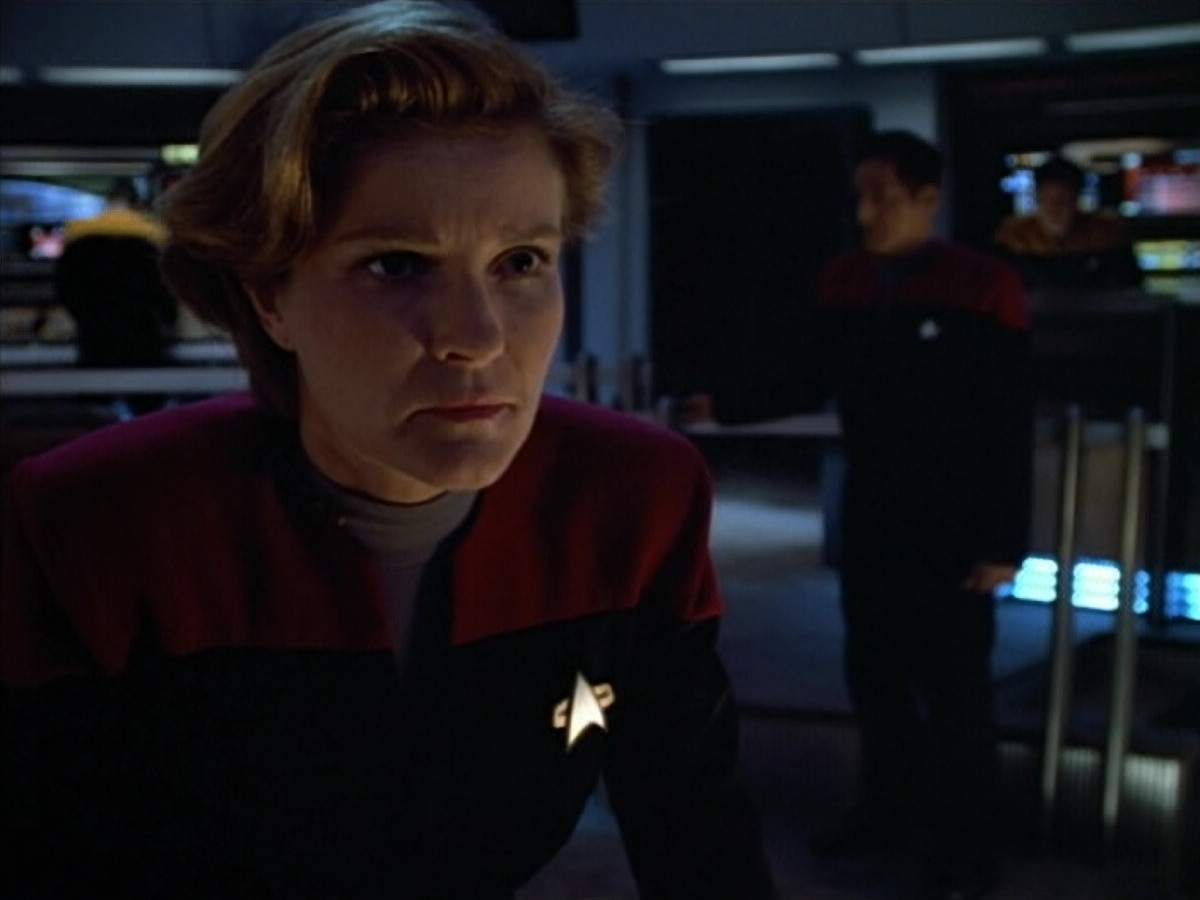 extant_StarTrek_VOY_4x08-YearOfHellPart1_00755.jpg
