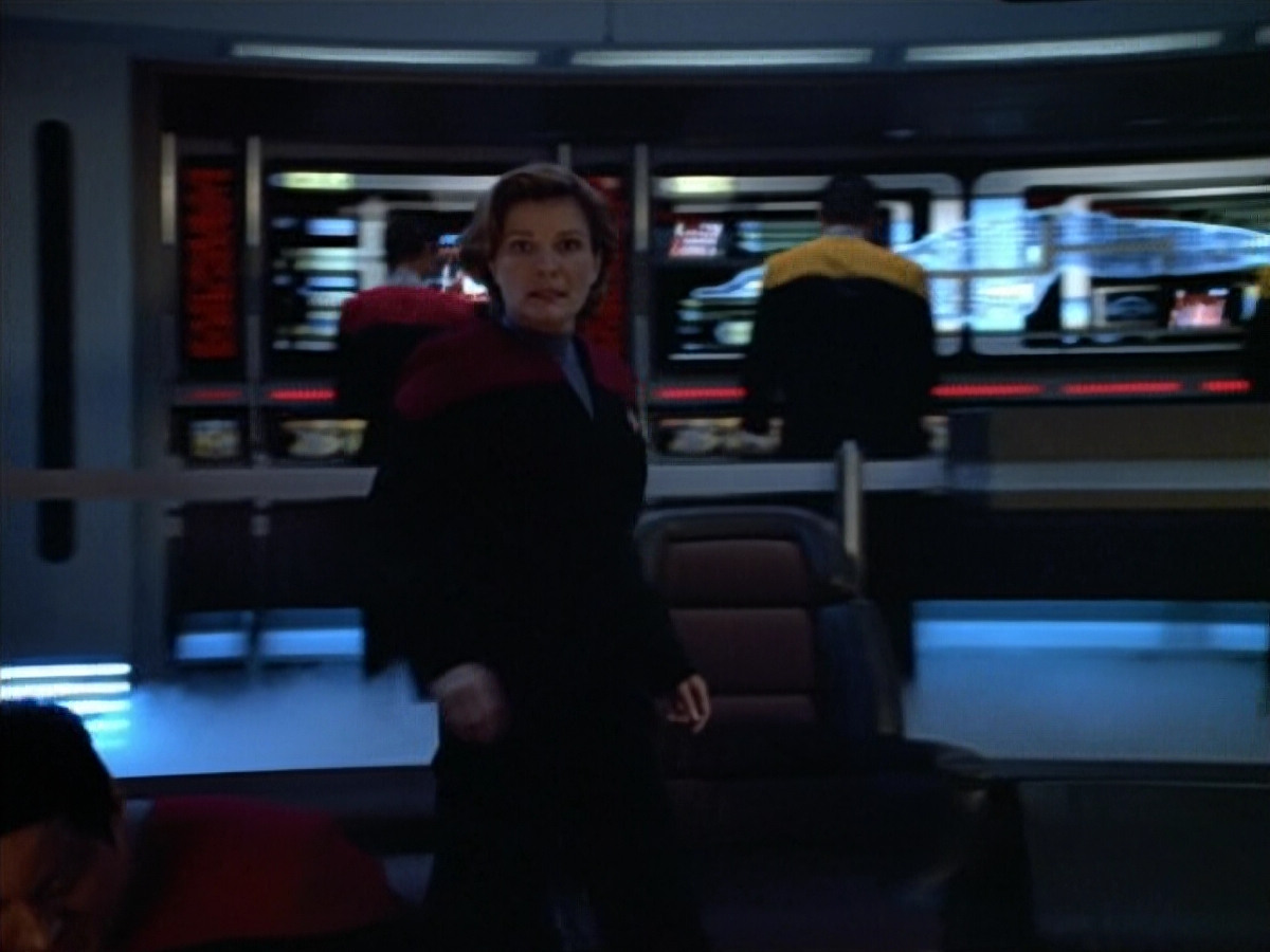extant_StarTrek_VOY_4x08-YearOfHellPart1_00776.jpg