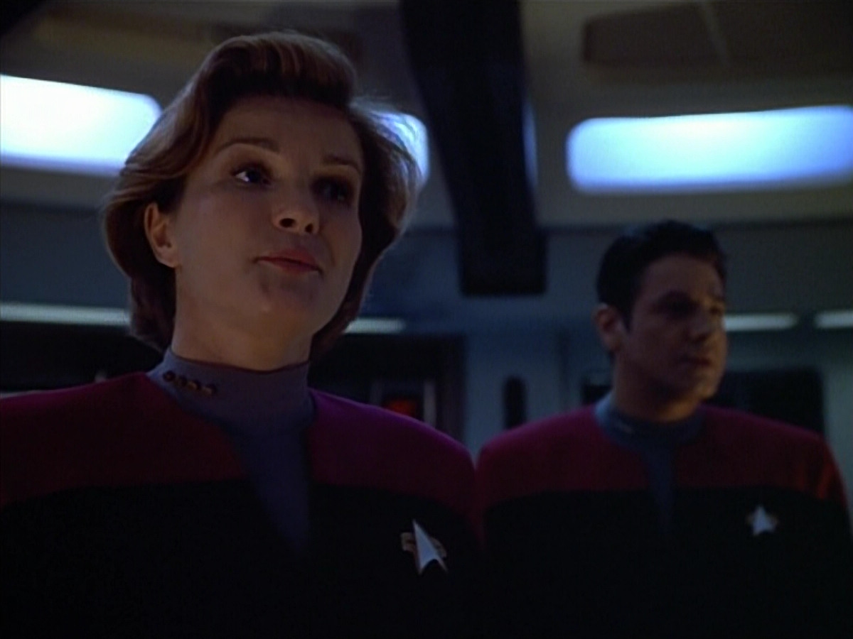 extant_StarTrek_VOY_4x08-YearOfHellPart1_00787.jpg