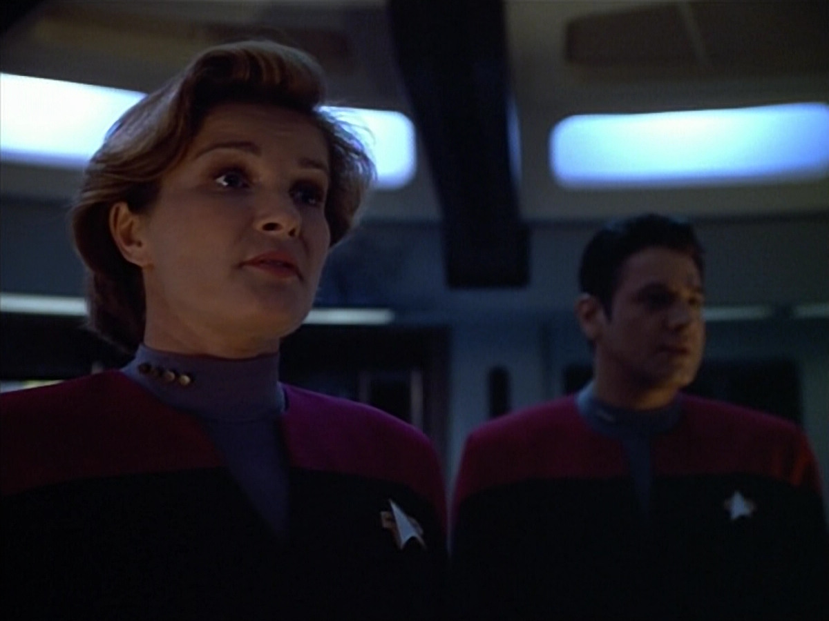 extant_StarTrek_VOY_4x08-YearOfHellPart1_00789.jpg
