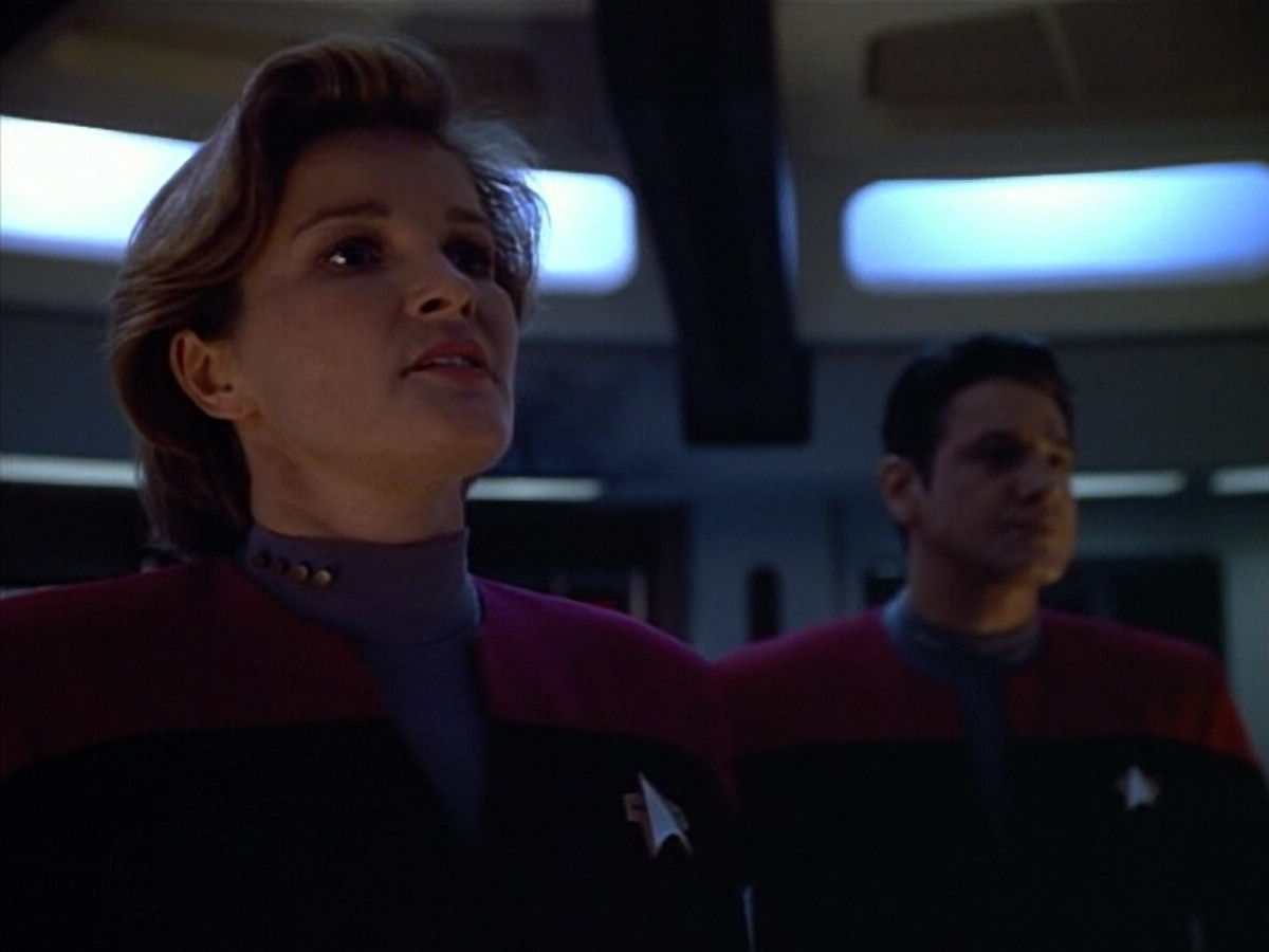 extant_StarTrek_VOY_4x08-YearOfHellPart1_00800.jpg