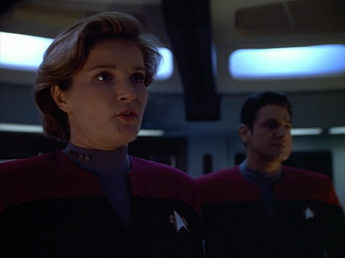 extant_StarTrek_VOY_4x08-YearOfHellPart1_00801.jpg