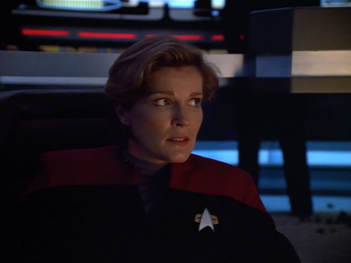 extant_StarTrek_VOY_4x08-YearOfHellPart1_00860.jpg