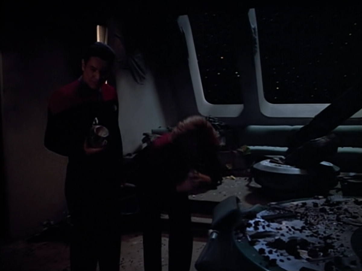 extant_StarTrek_VOY_4x08-YearOfHellPart1_01538.jpg