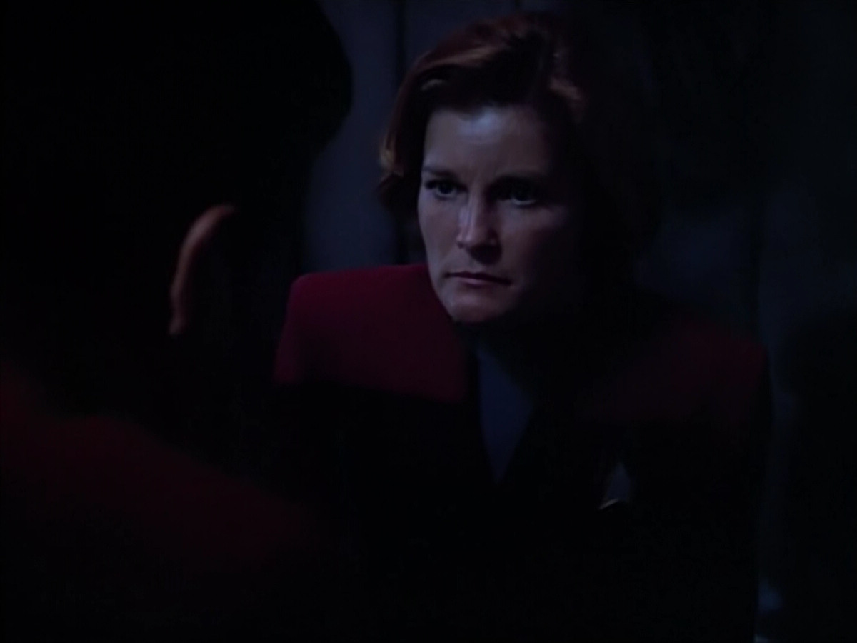 extant_StarTrek_VOY_4x08-YearOfHellPart1_01617.jpg