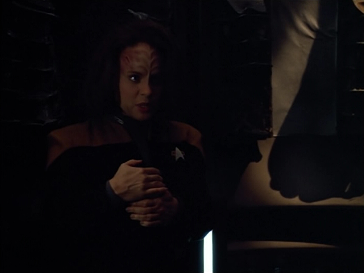 extant_StarTrek_VOY_4x08-YearOfHellPart1_01749.jpg