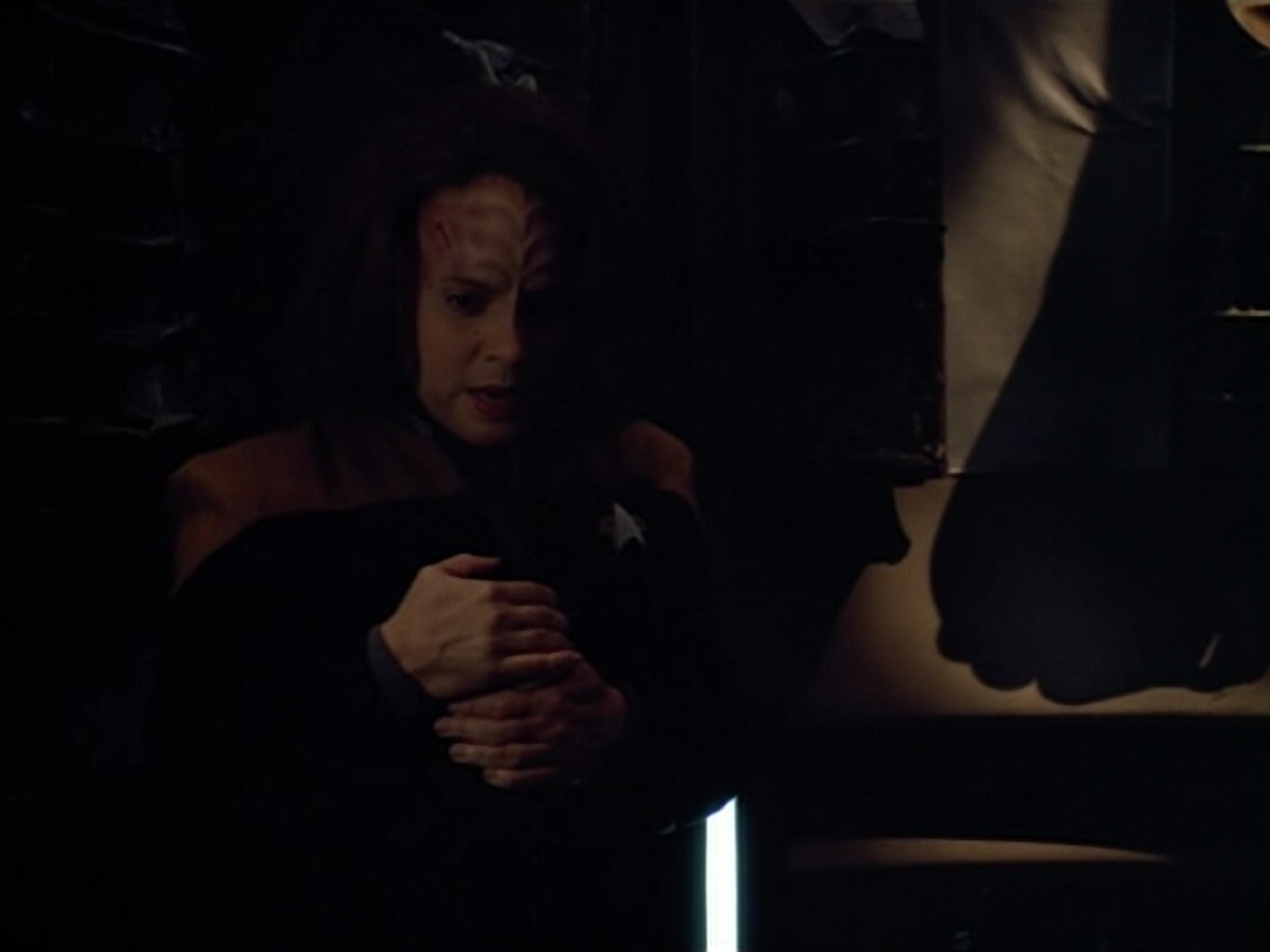 extant_StarTrek_VOY_4x08-YearOfHellPart1_01755.jpg