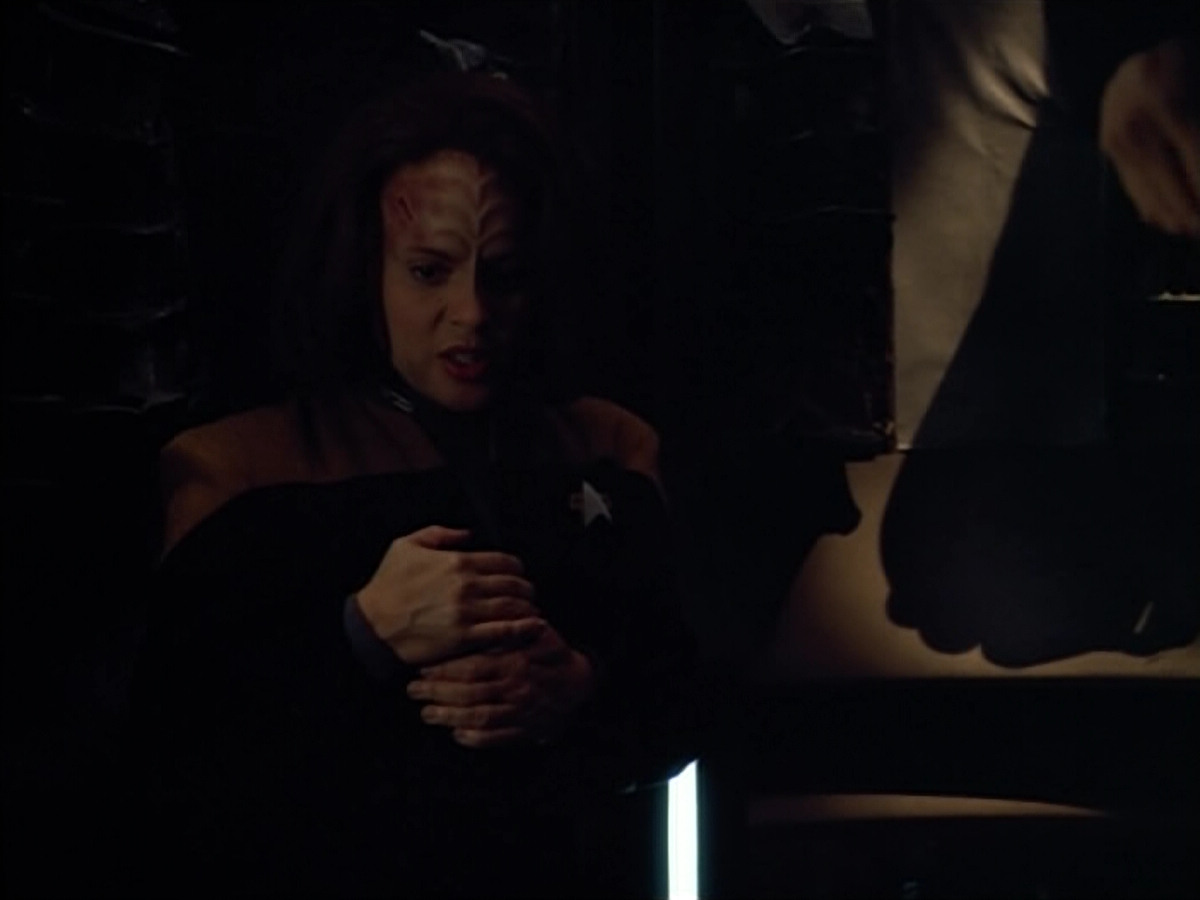 extant_StarTrek_VOY_4x08-YearOfHellPart1_01763.jpg