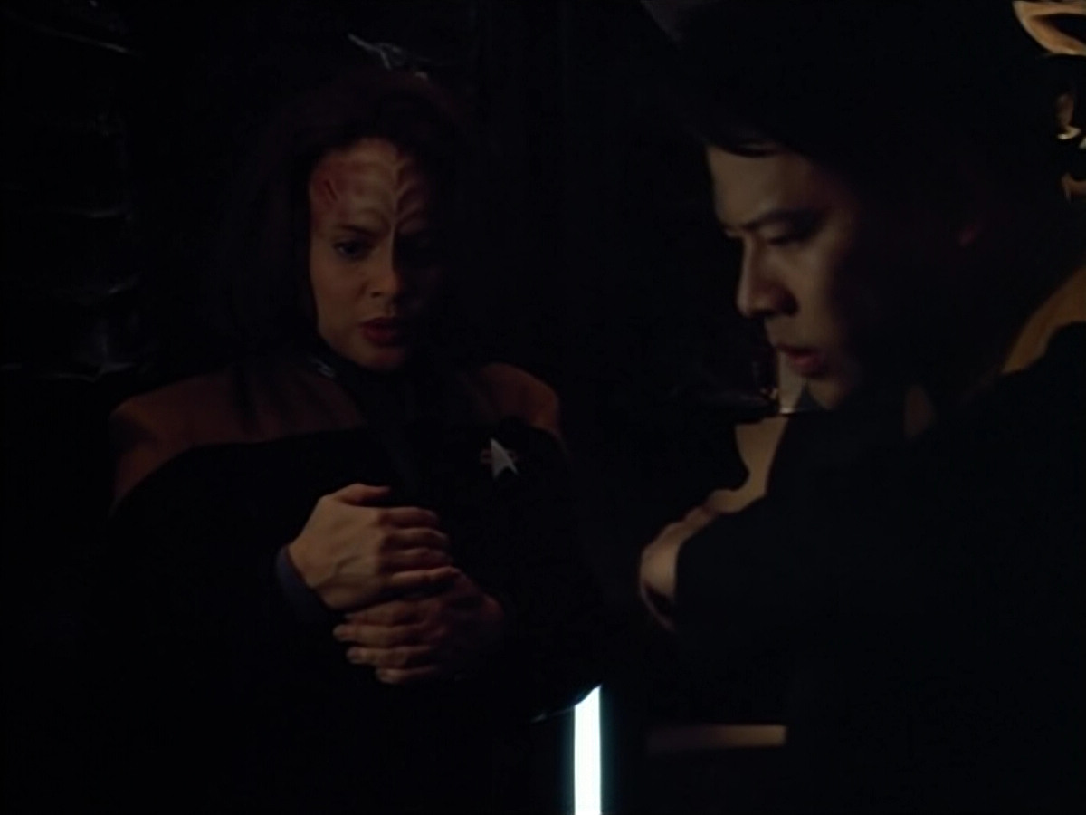extant_StarTrek_VOY_4x08-YearOfHellPart1_01768.jpg