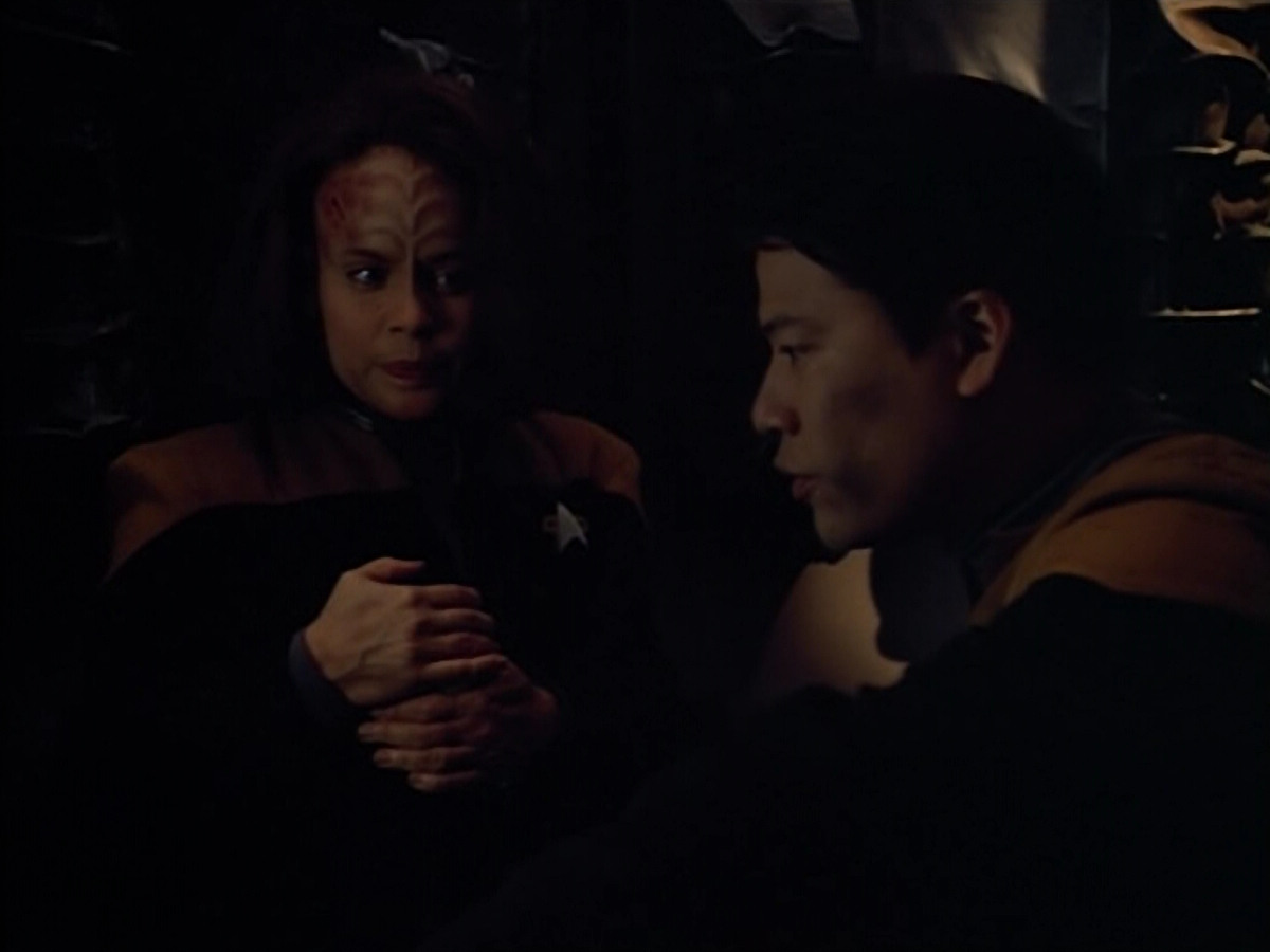 extant_StarTrek_VOY_4x08-YearOfHellPart1_01786.jpg