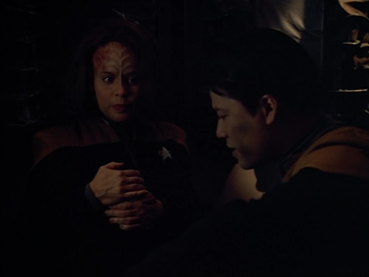 extant_StarTrek_VOY_4x08-YearOfHellPart1_01788.jpg