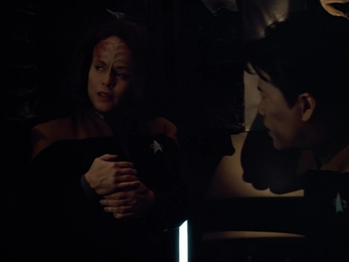 extant_StarTrek_VOY_4x08-YearOfHellPart1_01794.jpg