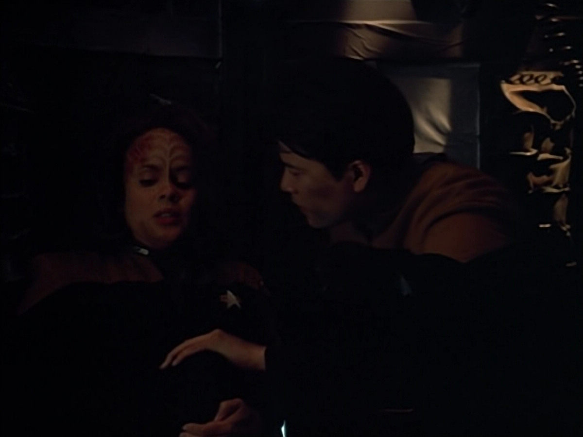 extant_StarTrek_VOY_4x08-YearOfHellPart1_01808.jpg