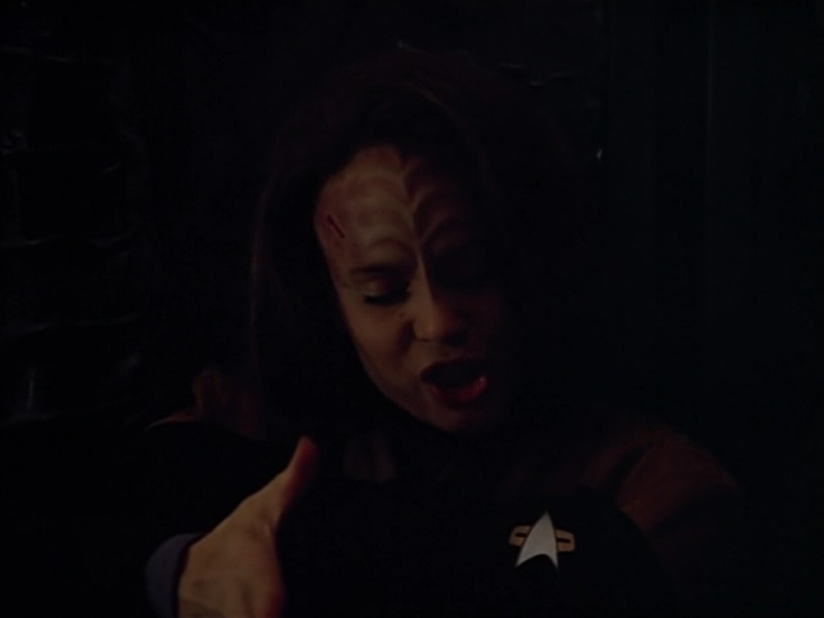 extant_StarTrek_VOY_4x08-YearOfHellPart1_01882.jpg