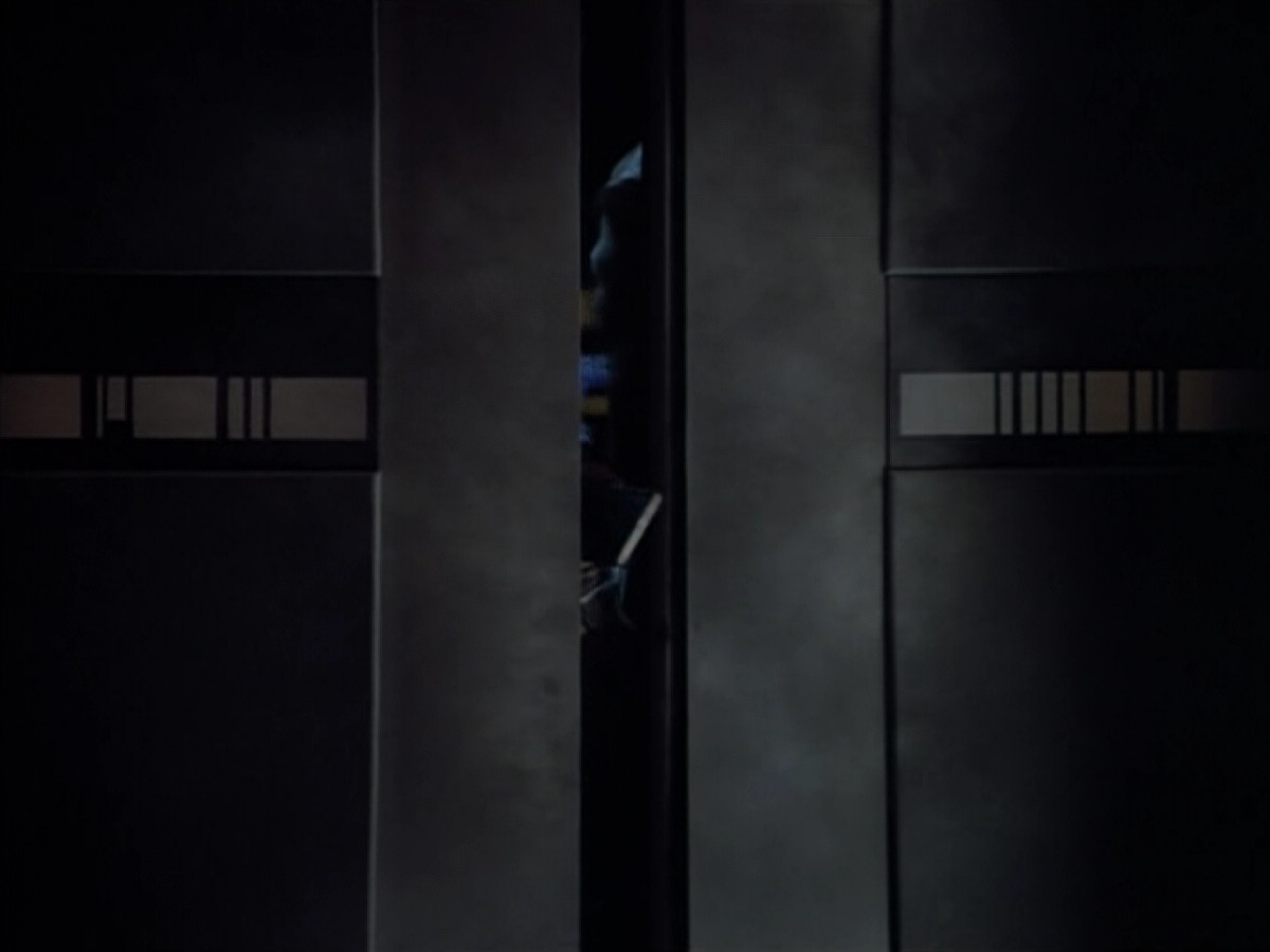 extant_StarTrek_VOY_4x08-YearOfHellPart1_01897.jpg