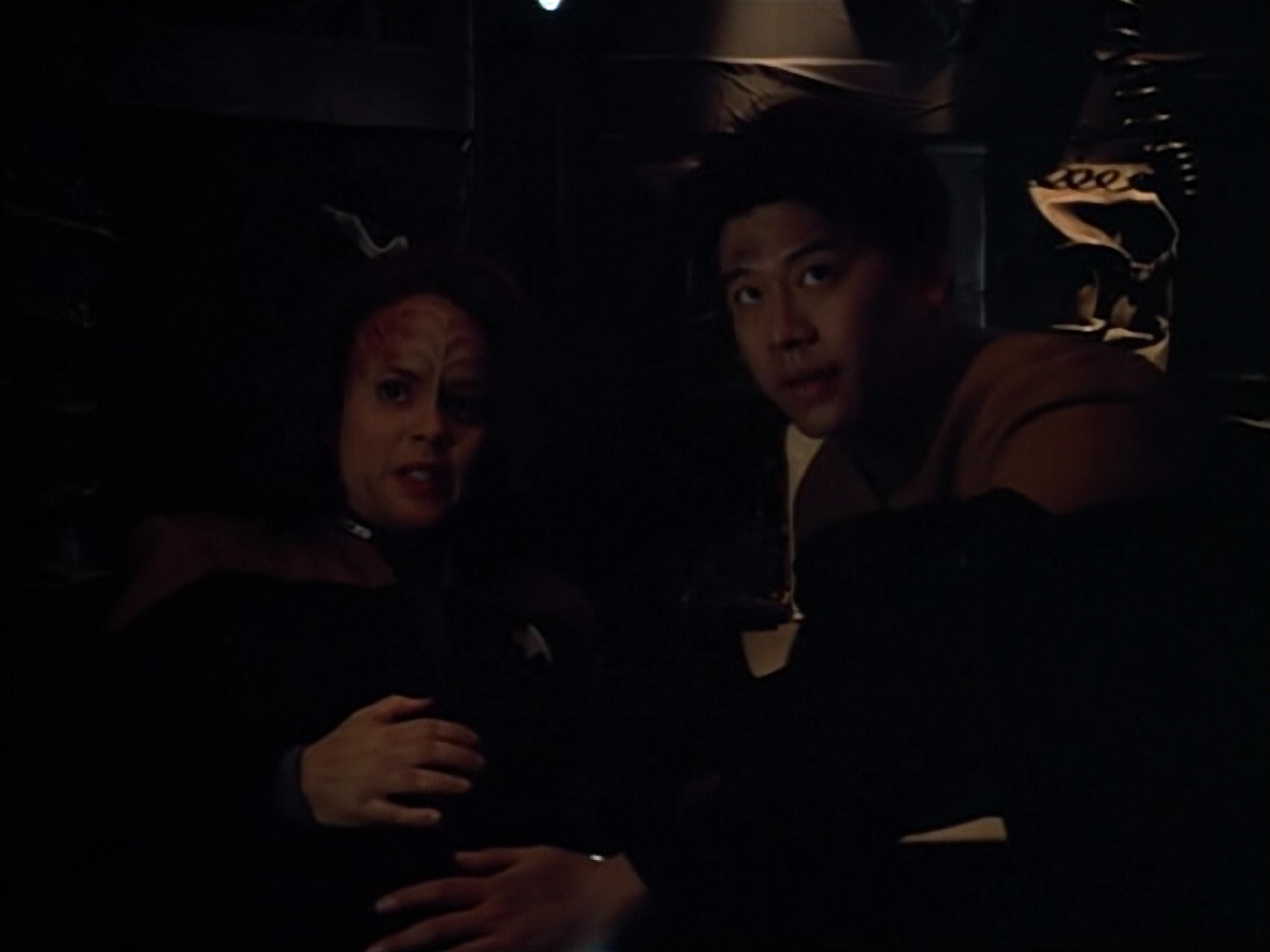 extant_StarTrek_VOY_4x08-YearOfHellPart1_01906.jpg