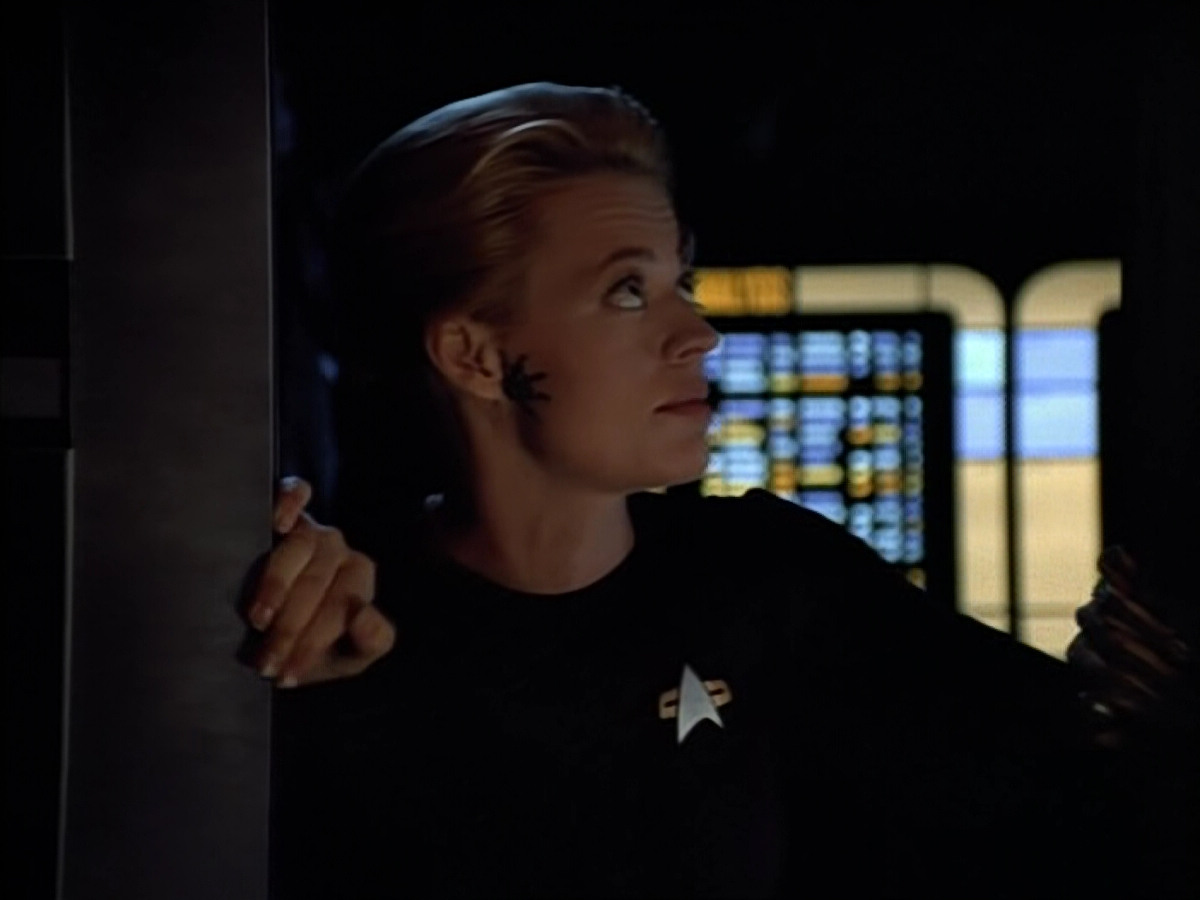 extant_StarTrek_VOY_4x08-YearOfHellPart1_01913.jpg