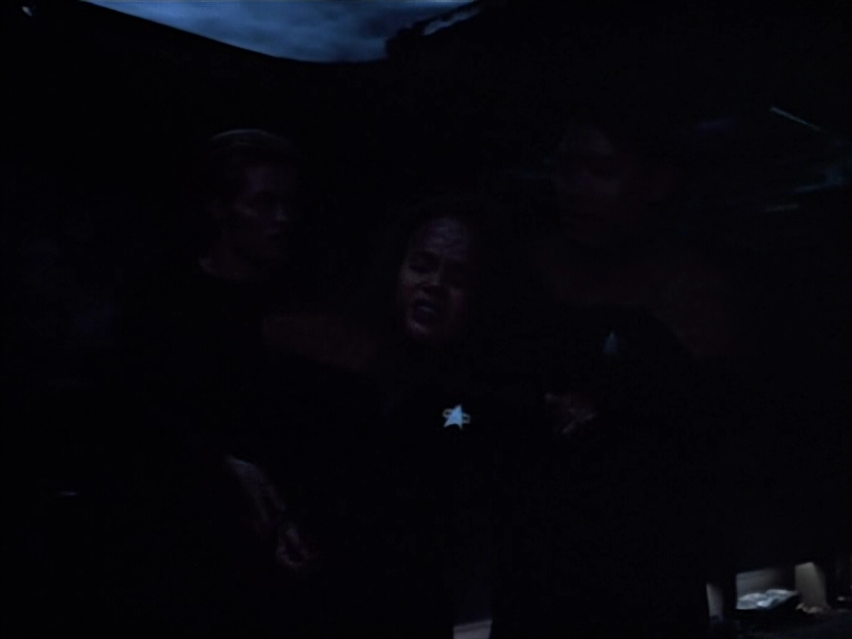 extant_StarTrek_VOY_4x08-YearOfHellPart1_01952.jpg