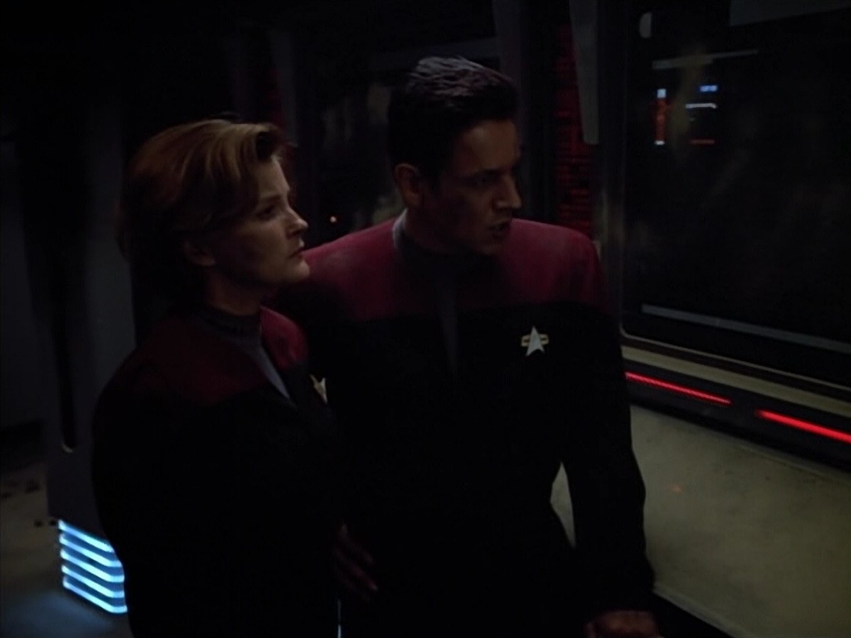 extant_StarTrek_VOY_4x08-YearOfHellPart1_01970.jpg