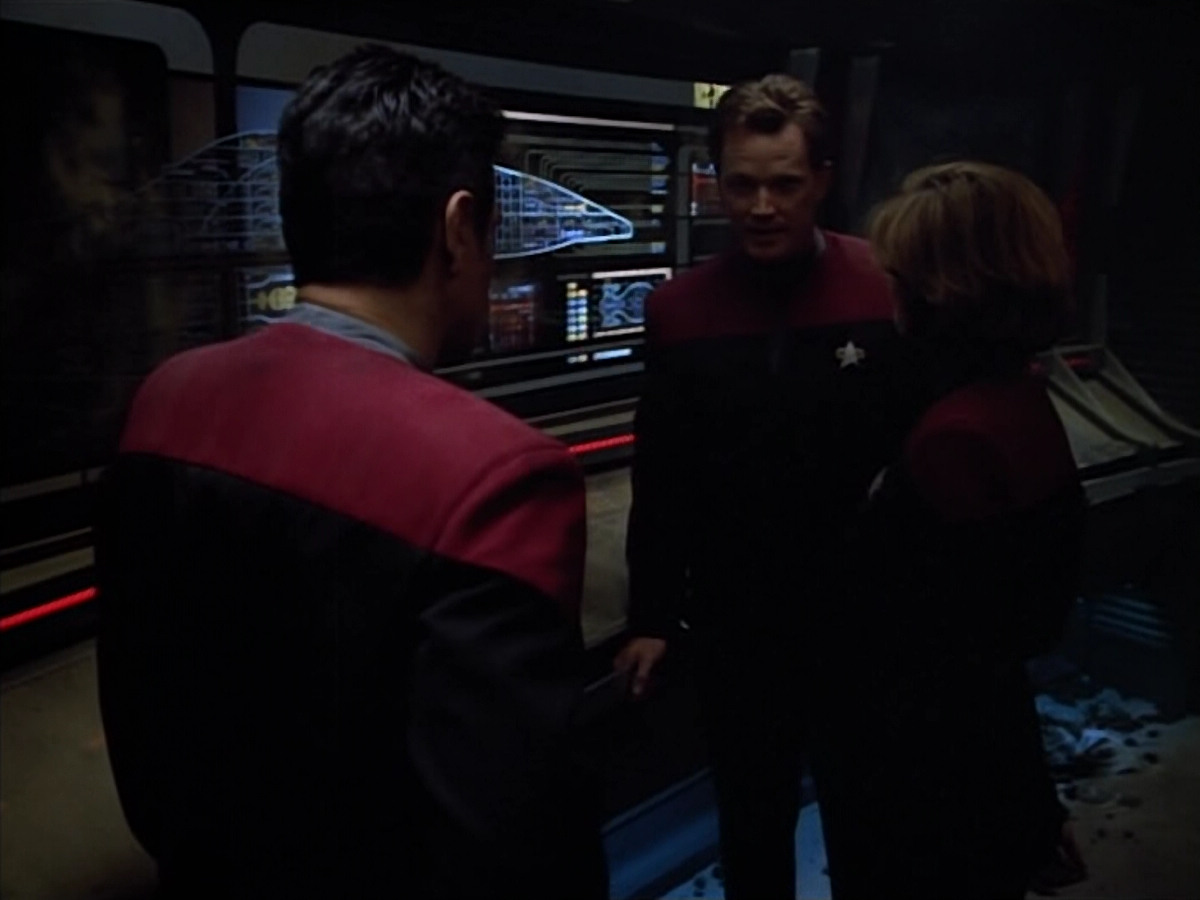 extant_StarTrek_VOY_4x08-YearOfHellPart1_01994.jpg